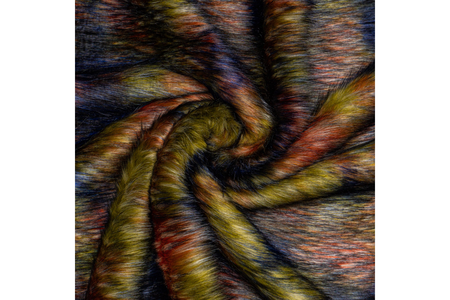 Преимущества и применение искусственного меха в шитье одежды