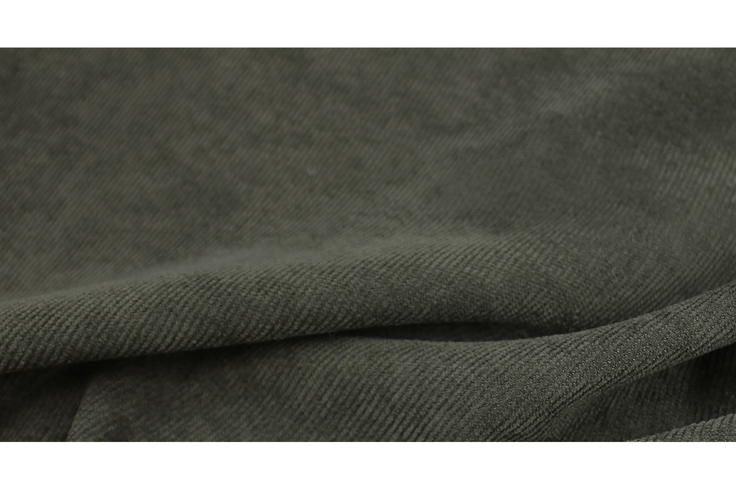 Всё о вельвете: как выбрать ткань для одежды и где её использовать