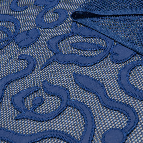 АППЛИКАЦИЯ НА СЕТКЕ