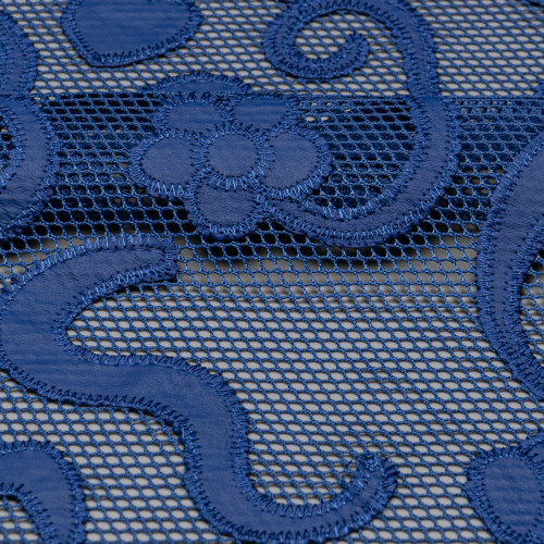 АППЛИКАЦИЯ НА СЕТКЕ