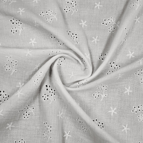 Вышитая ткань