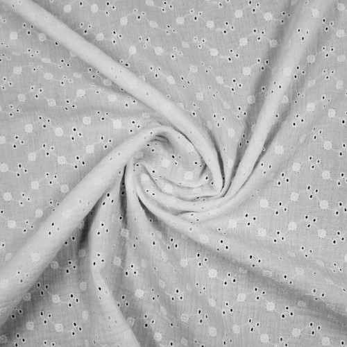 Вышитая ткань