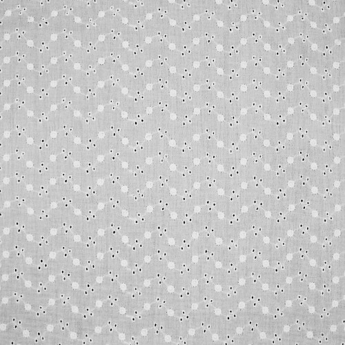 Вышитая ткань