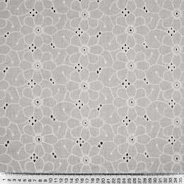 Вышитая ткань