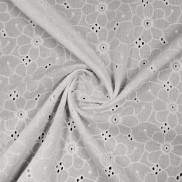 Вышитая ткань