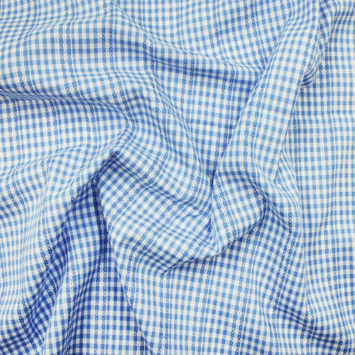 Вышитая ткань