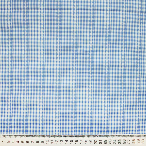 Вышитая ткань