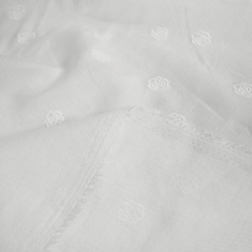 Вышитая ткань