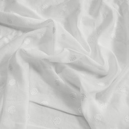 Вышитая ткань