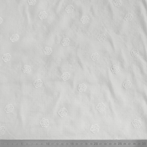 Вышитая ткань