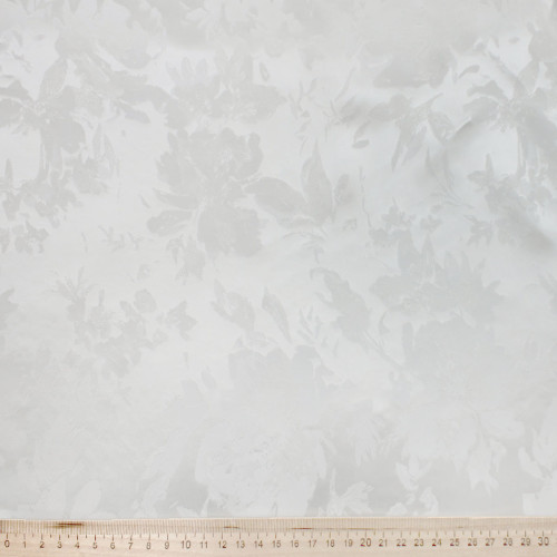 Атласная ткань молочного цвета