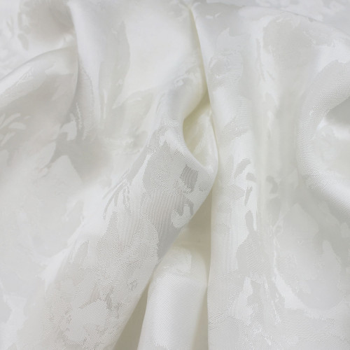 Атласная ткань молочного цвета