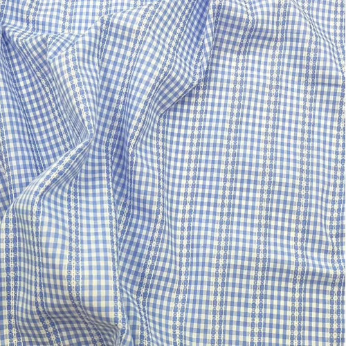 Вышитая ткань